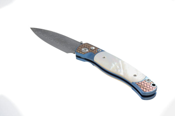 El Rey Button Lock Damasteel® Hakkapella | Mother of Pearl | Chipped in Metal Engraving